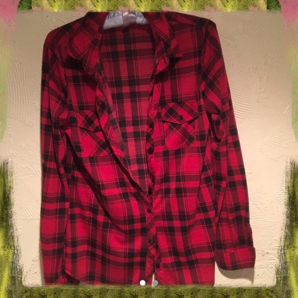 Red lightly worn super comfy very soft flannel.